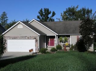 2584 Lakeshore Dr, Columbia, IL 62236