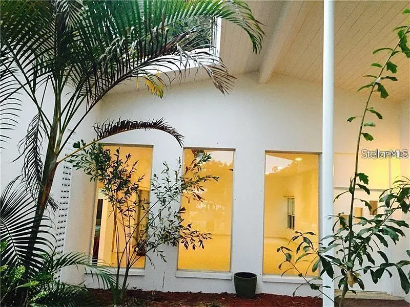 3 bed, 2.5 bath, 2198 sqft, $4,000 — Photo 3