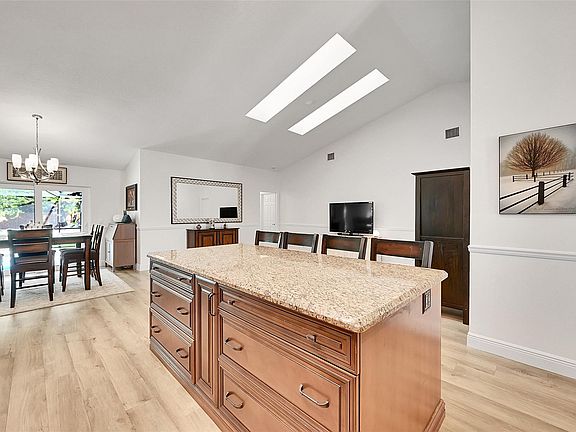 5th image of 10777 NW 10th Place