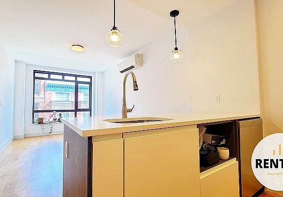 3rd image of 740 De Kalb Ave #503