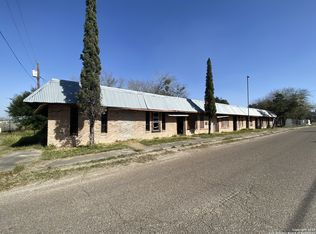 101 E Rockport St, Mathis, TX 78368