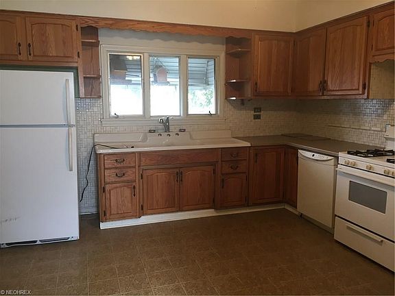 4th image of 1599 Hopkins Ave