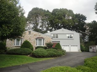 519 Flora Cir, Springfield, PA 19064