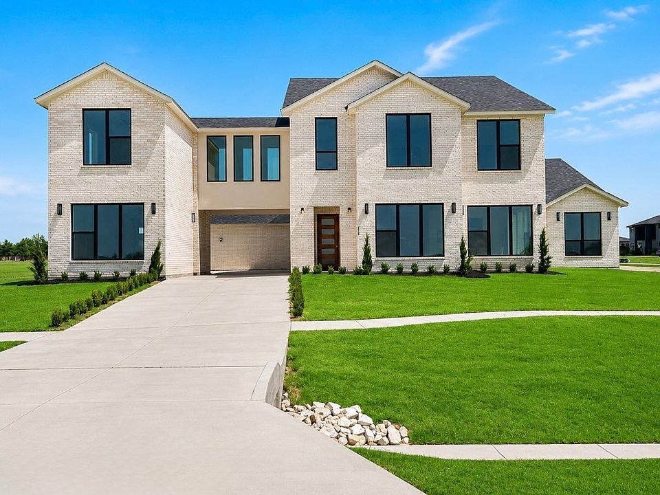 1st image of 349 Valley Trl