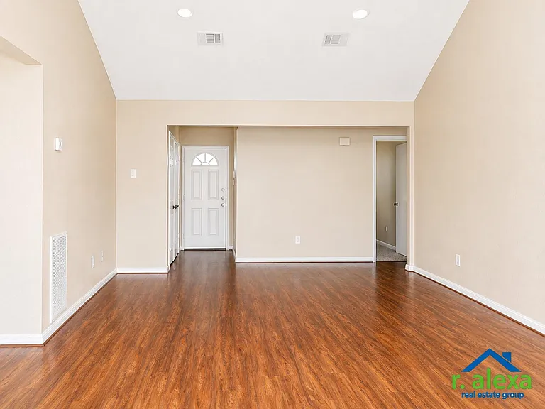 3038 Mosby Dr — Photo 4
