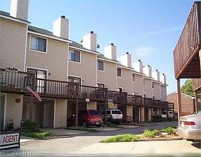1521 Ocean View Ave #205