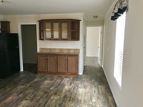2nd image of 300 Heatherwood Trl