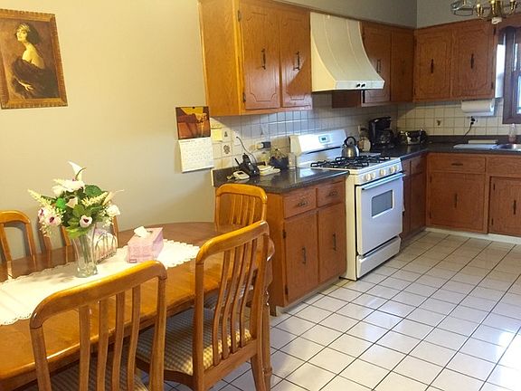 3rd image of 7117 W Belmont Ave APT 3D