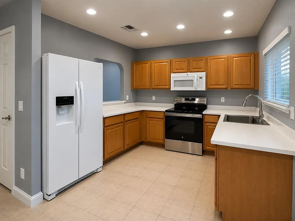 2 bed, 2.5 bath, 1429 sqft, $1,900 — Photo 3