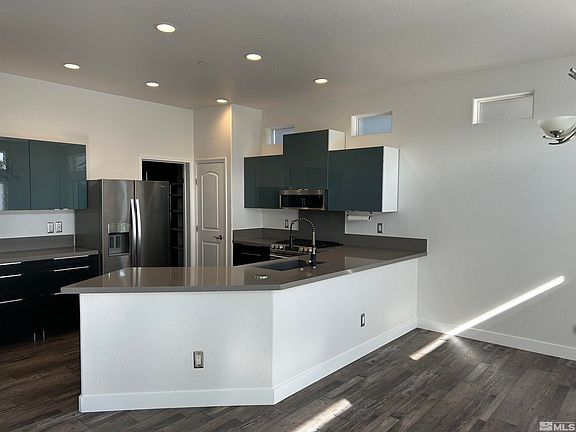 2nd image of 1101 Bayshore Dr