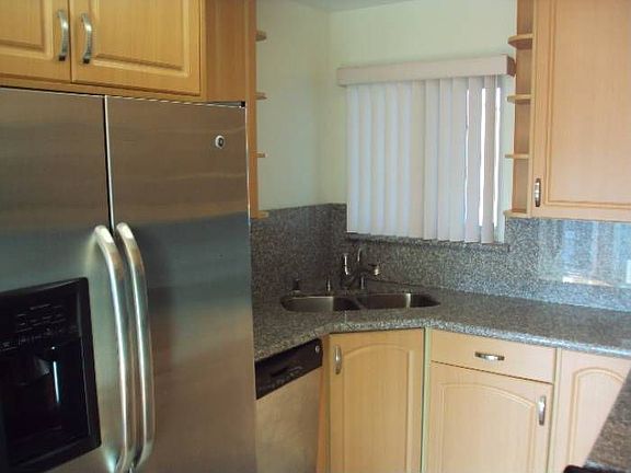 DISHWASHER & FRIDGE!