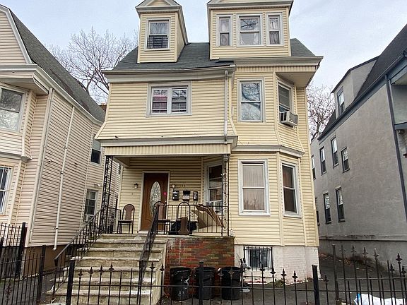 2nd image of 134 N 15th St