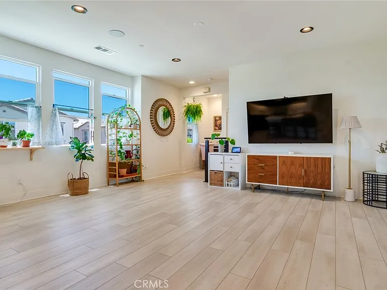 26149 Park Ave #53 — Photo 8