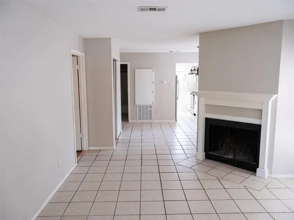 1903 W Loop APT B, Austin, TX 78758