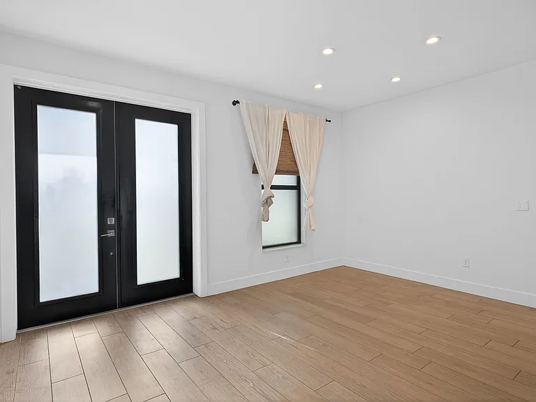 1218 SW 9th Ct — Photo 5