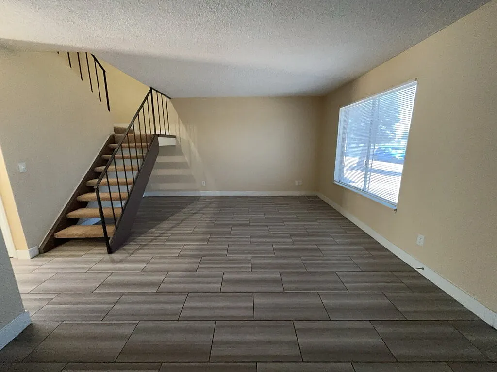 3 bed, 1.5 bath, 1159 sqft, $1,325 — Photo 2