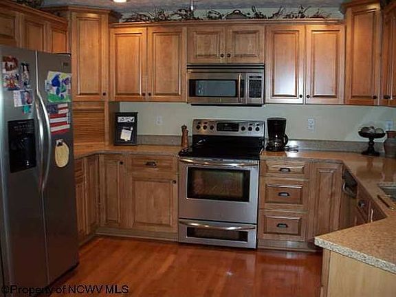 2nd image of 1426 Bradford Ln