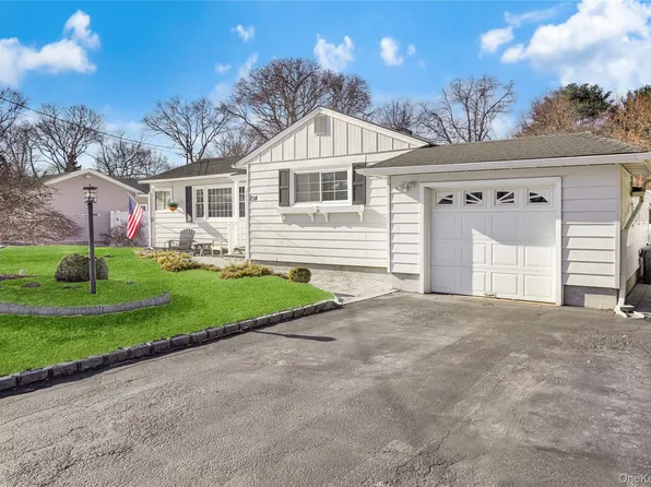 214 Avenue A, Ronkonkoma, NY 11779