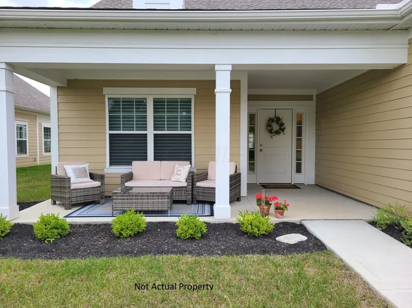 611 Newport Ln, Hebron, OH 43025