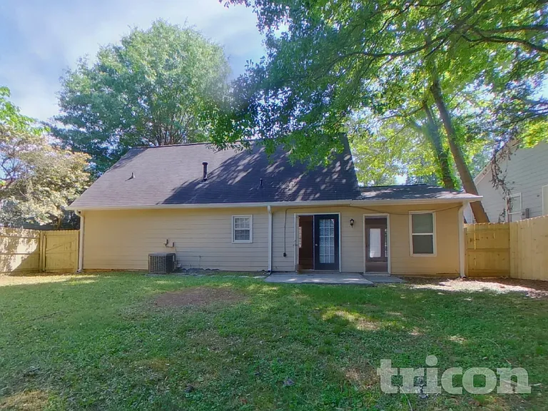 1145 Woodington Cir — Photo 17