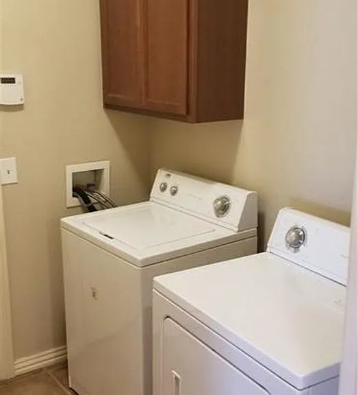 631 N Longfellow Ln — Photo 8