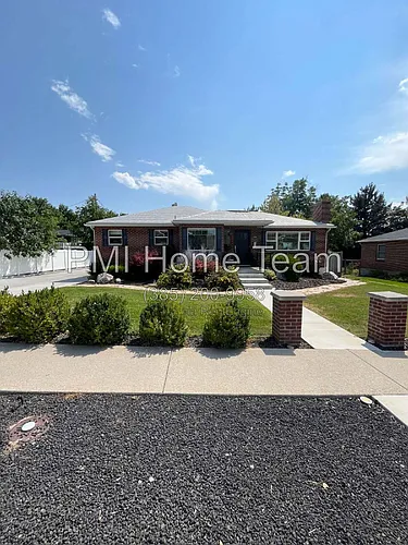 266 E 100 N Photo 1