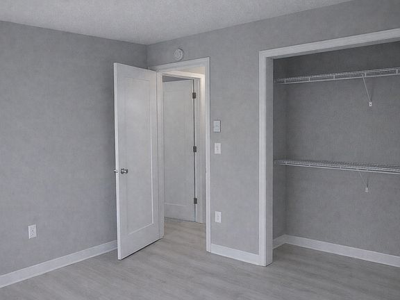3rd image of 414 Allan Ave #5