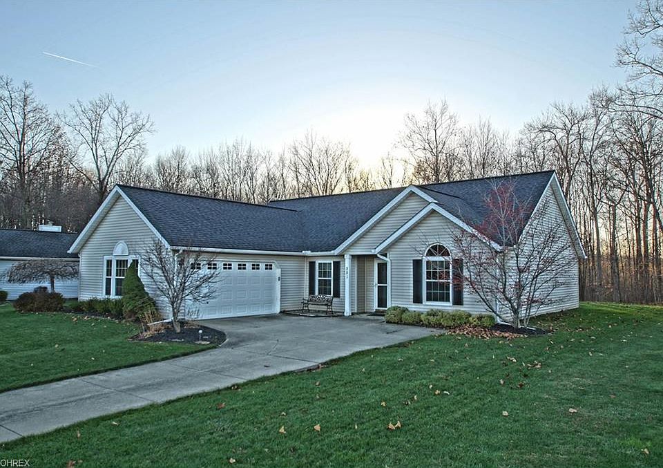 1st image of 551 W Parkway Dr