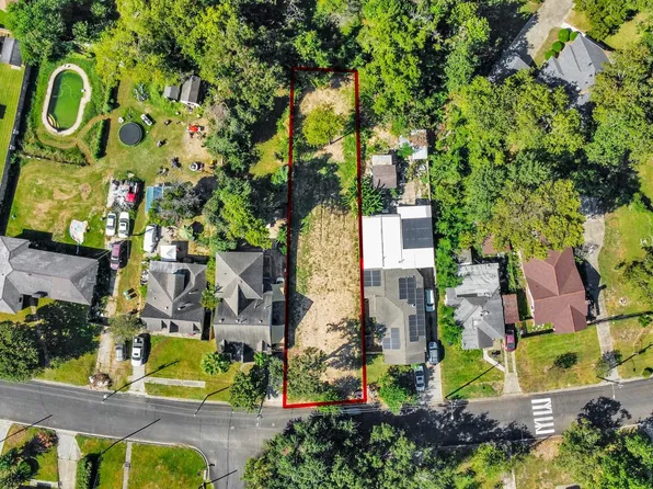 1740 Esperanza St, Houston, TX 77023