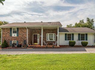 587 Walton Ferry Rd, Hendersonville, TN 37075