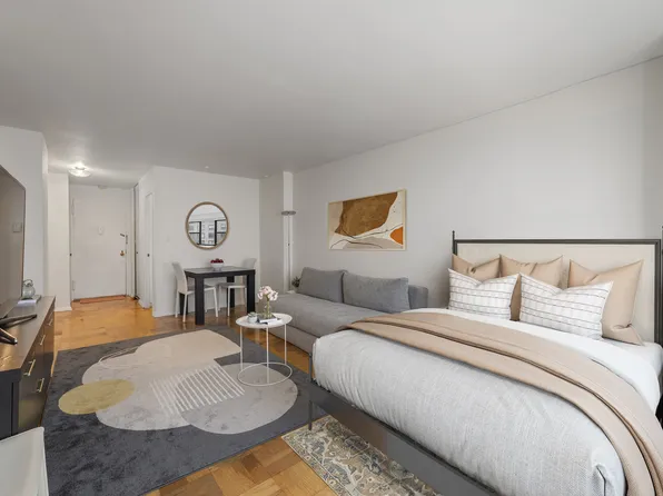 220 East 57th Street image 2 of 7