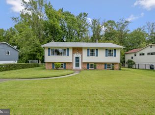 8727 Lagrange St, Lorton, VA 22079