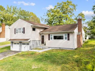 100 Glenvale Ter, Bridgeport, CT 06610