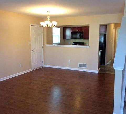 2nd image of 4297 Oakwood Ave