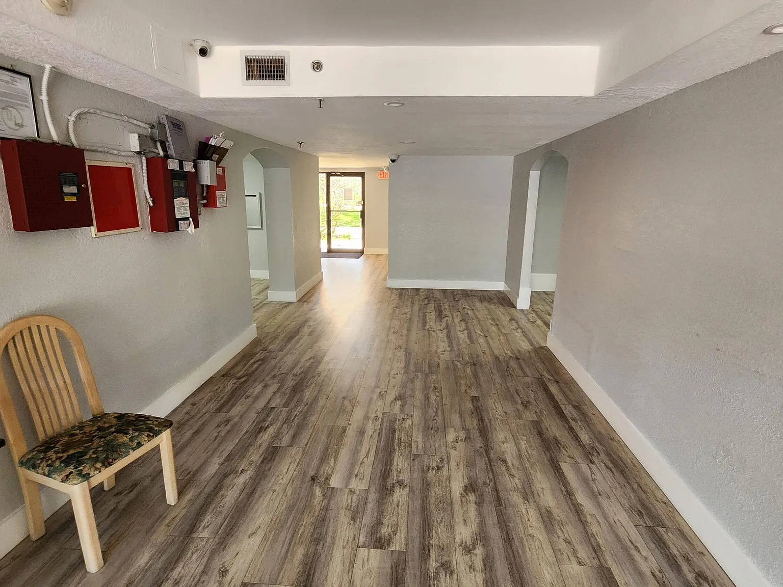 2 bed, 2.0 bath, 1175 sqft, $2,200 — Photo 2