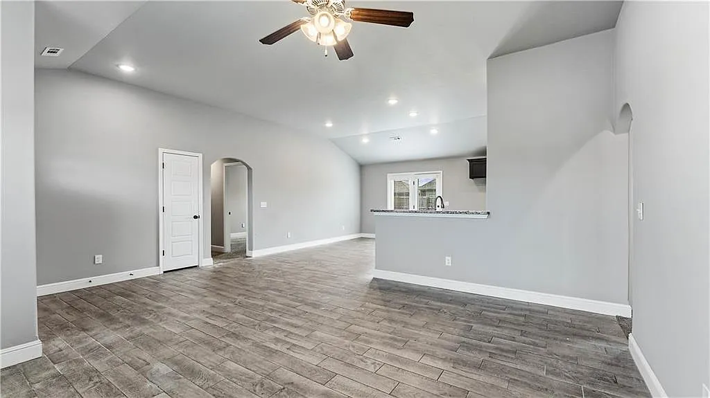 200 Post Oak Ave - 1 — Photo 4