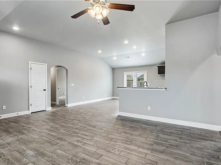 200 Post Oak Ave — Photo 4