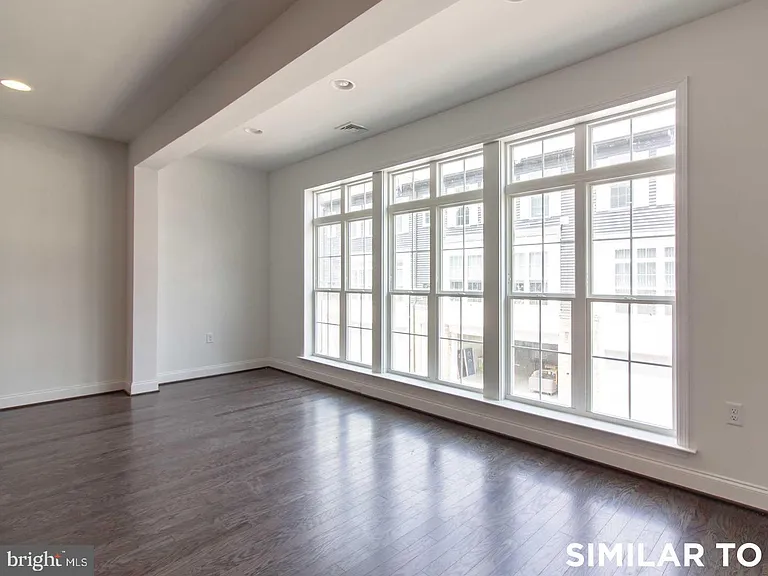3208 Greenwood Way — Photo 6