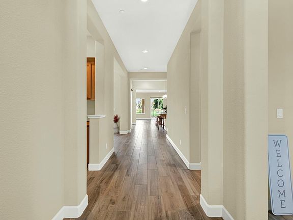 5th image of 377 Waterwood Drive