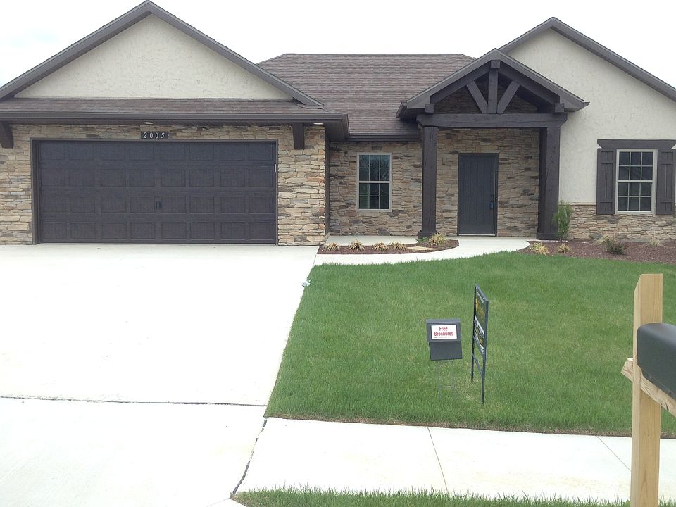1st image of 2005 N White Cypress Dr
