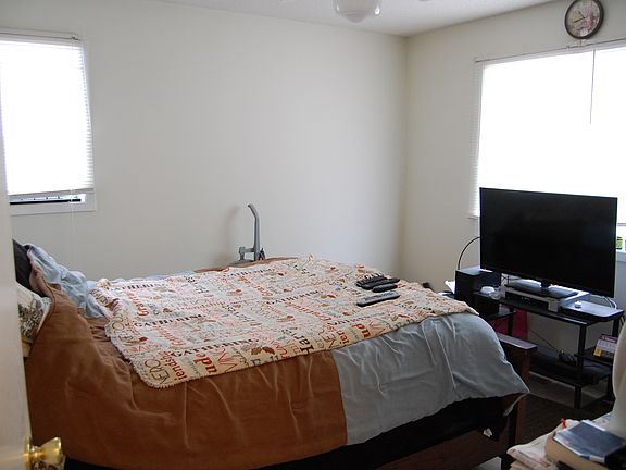 5th image of 115 Galigers Ln