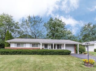 630 W Berkley Ln, Hoffman Estates, IL 60169
