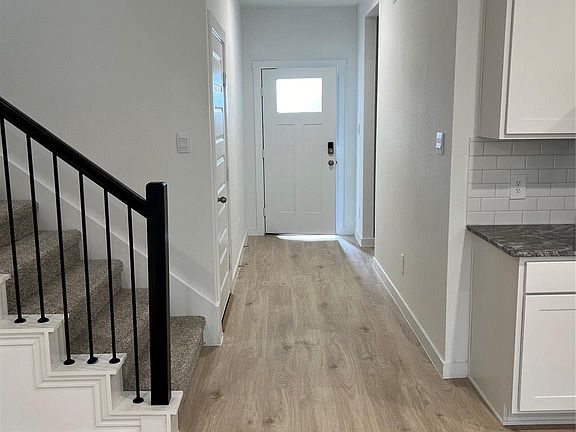 2nd image of 4906 Arvida Ln