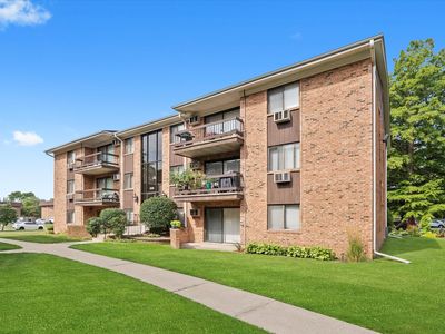 936 Olive Rd APT 2C, Homewood, IL, 60430