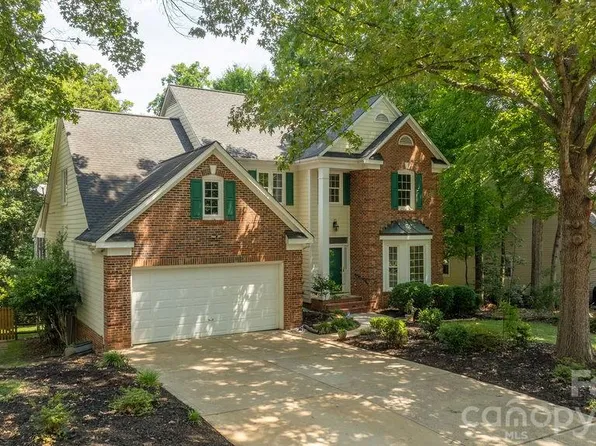 5217 Fairvista Dr, Charlotte, NC 28269