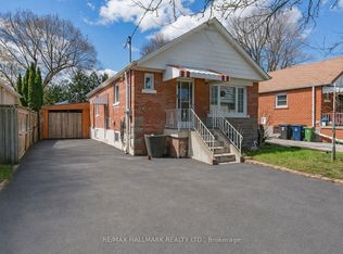 712 Pharmacy Ave, Toronto, ON M1L3J2