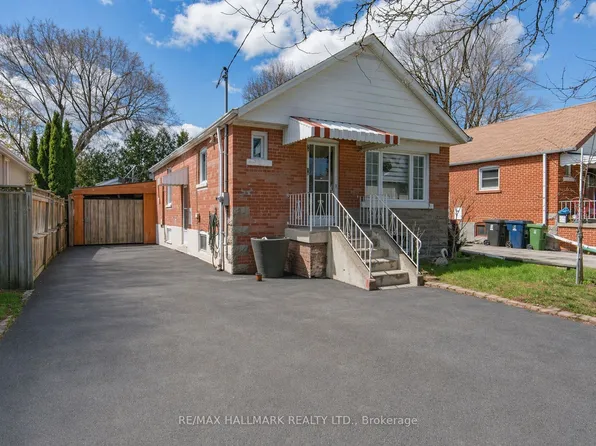 712 Pharmacy Ave, Toronto, ON M1L 3J2