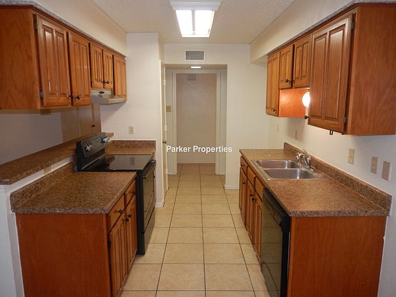 4th image of 1080 Holly Ln
