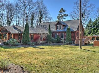 180 Lance Rd, Mills River, NC 28759