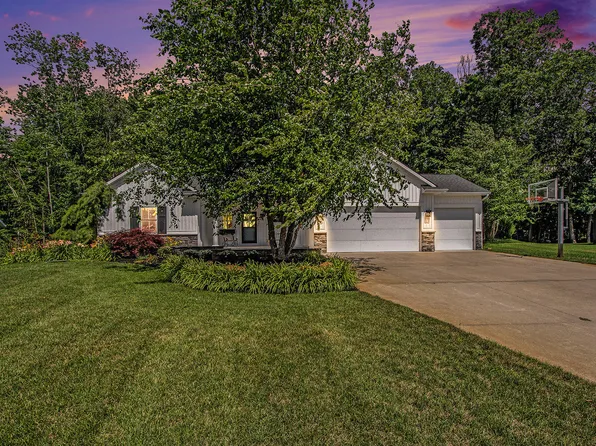 4087 Ronalds Rd, Dorr, MI 49323